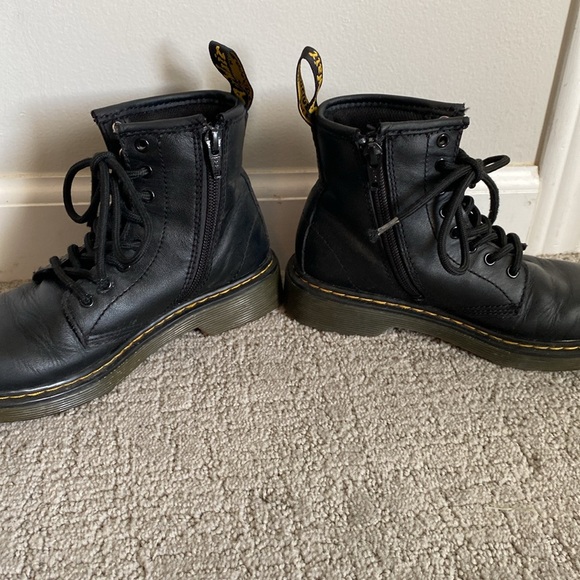 Dr. Martens black zip up combat boot big girl size 1 - Picture 5 of 9